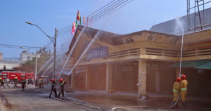 Diễn tập phương án chữa cháy tại chợ Vĩnh Hải