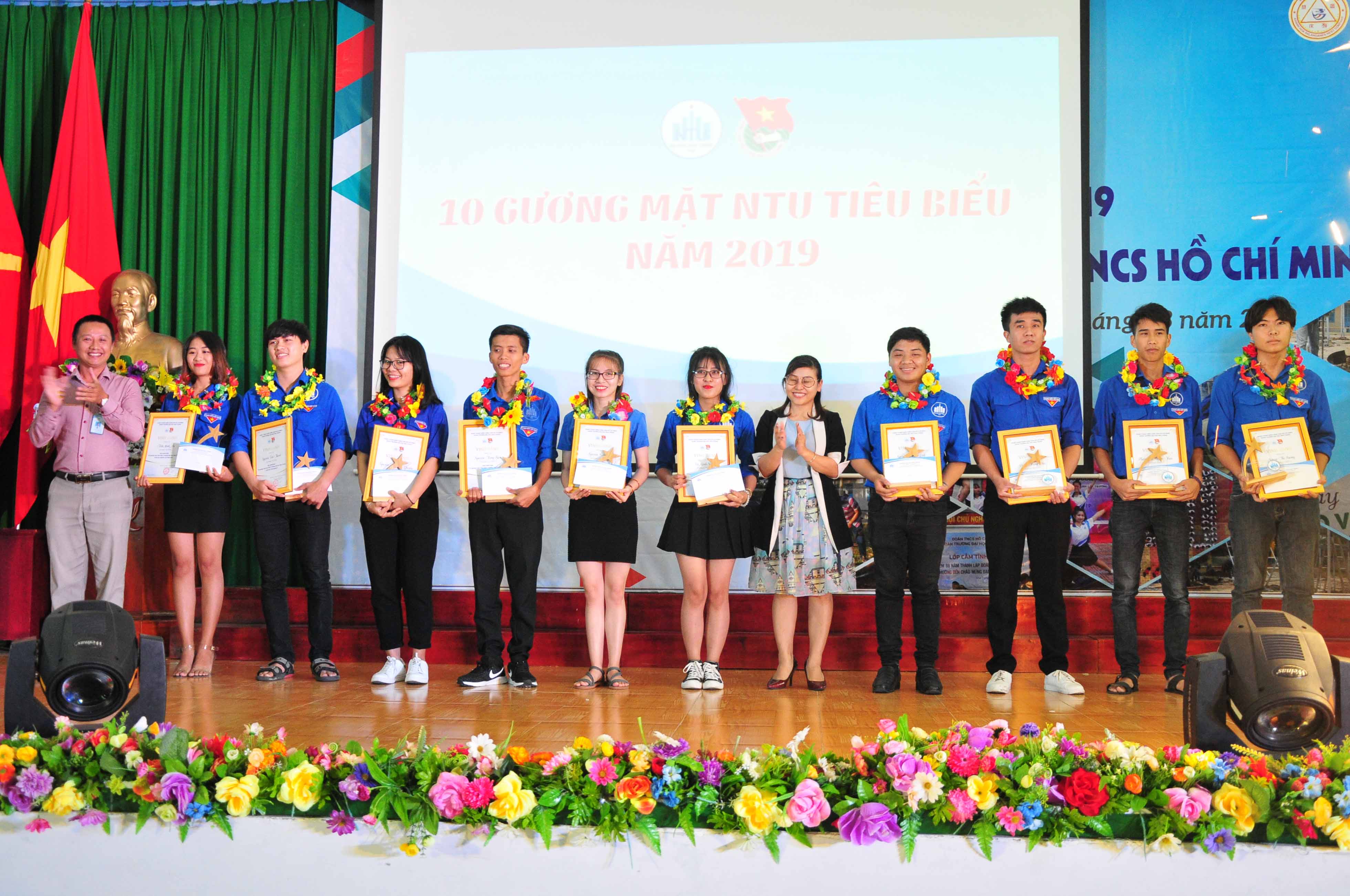 Đoàn trường Đại học Nha Trang: Tổng kết hoạt động Tháng thanh niên