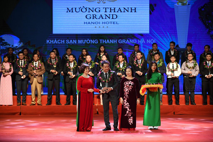 Anh Nguyễn Thanh Tuấn – GM Mường Thanh Grand Hà Nội nhận giải thưởng Khách sạn phục vụ khách Hàn nhiều nhất