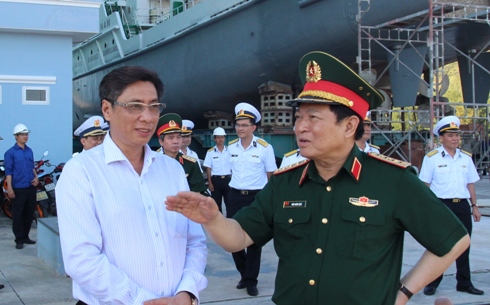 Bộ trưởng Bộ Quốc phòng thăm, kiểm tra tại Khu căn cứ quân sự Cam Ranh