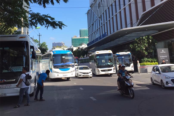 Đô thị Nha Trang phát triển không cân đối khiến tình trạng kẹt xe thường xuyên xảy ra.