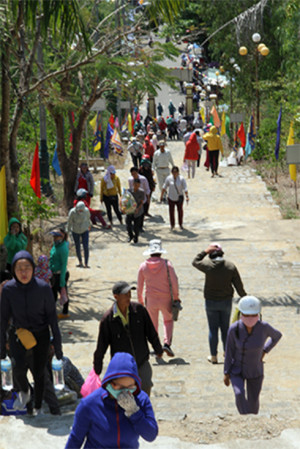 Khai hội Am Chúa