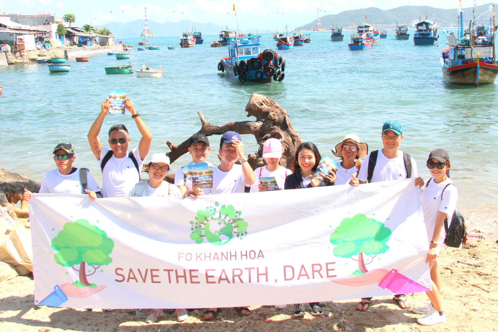 Nhóm FOM Khánh Hòa ra quân dọn rác, kêu gọi bảo vệ môi trường biển ...
