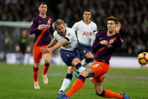 Tottenham có phần thất thế trong cuộc chiến trước Manchester City.