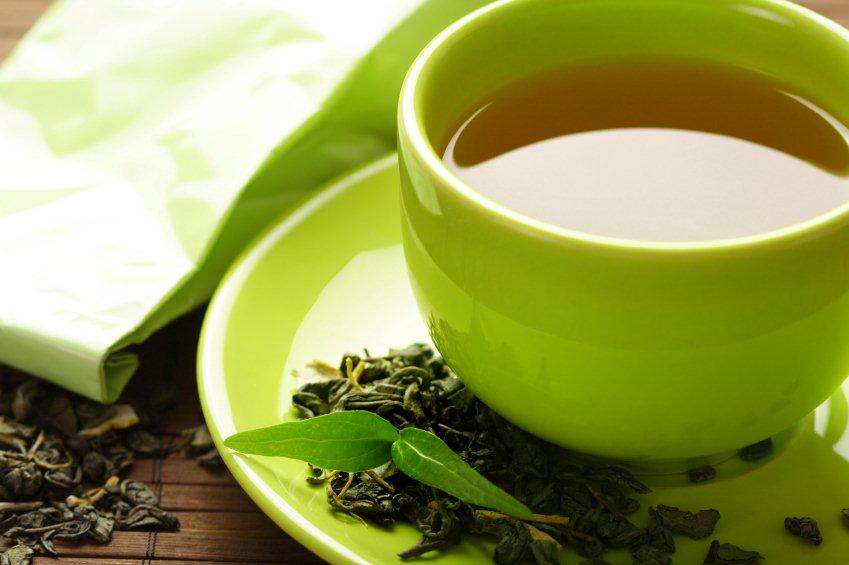 Nước trà có thể giúp bạn tỉnh táo nhưng cũng có nhiều tác hại đến sức khỏe và tinh thần.
