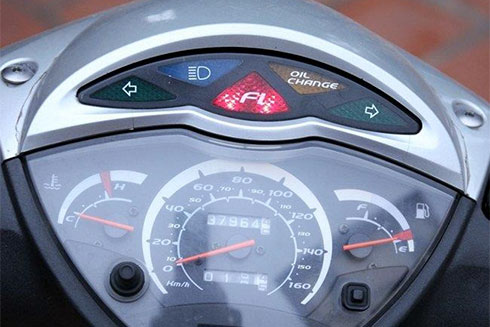 Những thói quen không tốt của phái đẹp khi sử dụng xe tay ga