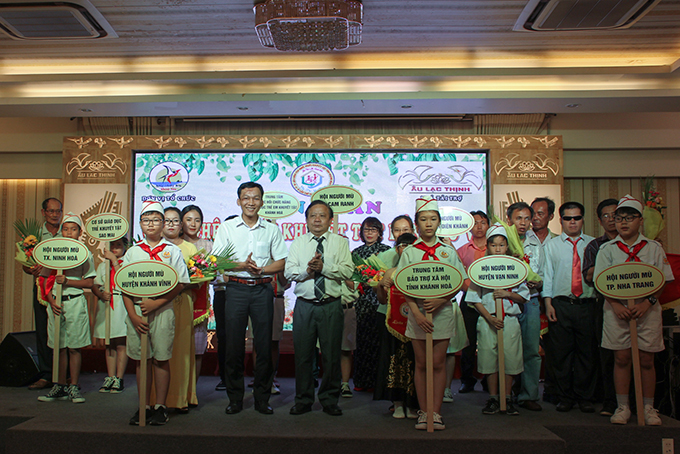 Các đội tham gia liên hoan văn nghệ người khuyết tật tỉnh Khánh Hòa lần thứ 6.