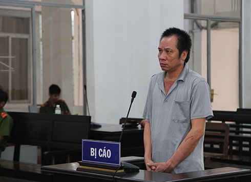 Đi thăm con, lại đánh chết người