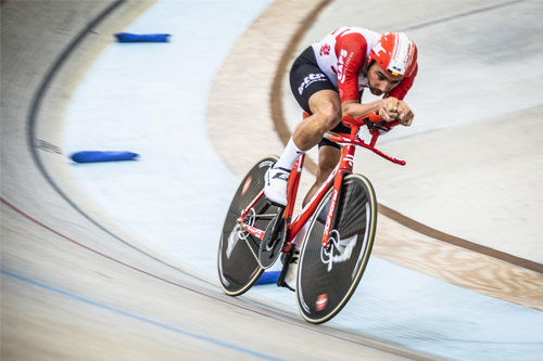 Campenaerts phá kỷ lục thế giới trên đường đua lòng chảo Bicentenario Velodrome, Mexico. Ảnh: UCI.