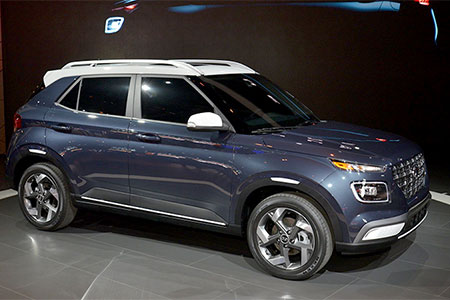Hyundai Venue 2020 ra mắt toàn cầu tại triển lãm ôtô New York, Mỹ. Ảnh: Carscoops.