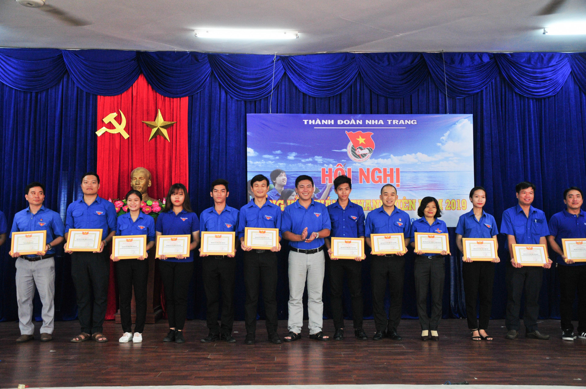 Thành đoàn Nha Trang khen thưởng các tập thể có thành tích trong Tháng thanh niên