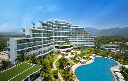 Crystal Bay Hospitality gắn liền với dấu mốc hoạt động và thành công của Cam Ranh Riviera Beach Resort & Spa