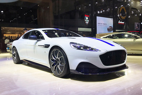 Aston Martin Rapide E là “ngôi sao” sedan thực thụ trong các loại xe thuần điện tại triển lãm lần này.