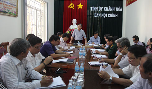 Giám sát công tác lãnh đạo phòng, chống tham nhũng