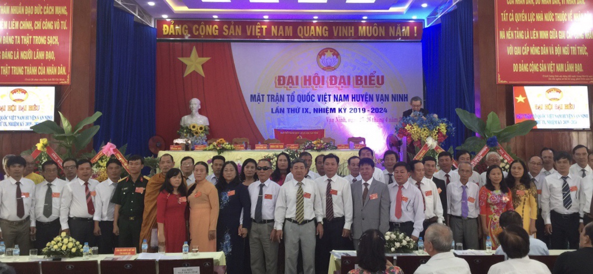 Ủy viên Ủy ban MTTQ Việt Nam huyện Vạn Ninh ra mắt đại hội