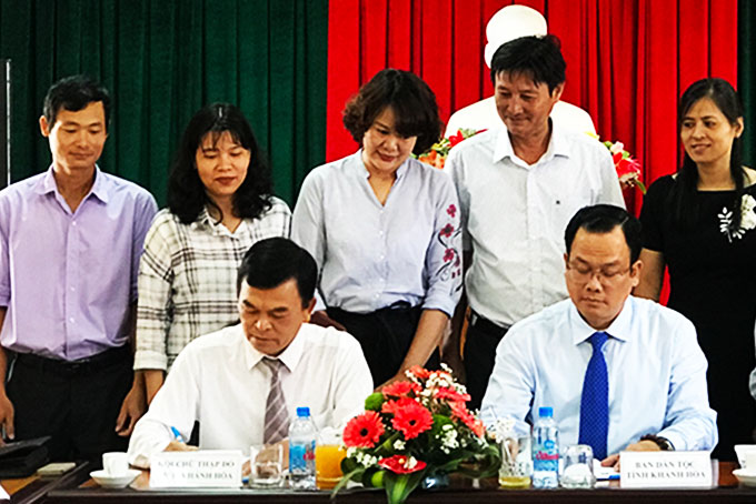 Ký kết chương trình phối hợp công tác nhân đạo