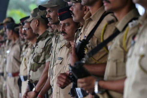  Lực lượng an ninh Ấn Độ được tăng cường sau cảnh báo. (Ảnh: Reuters)