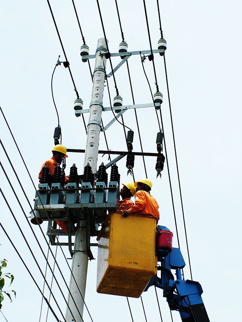 Workers of PC Khanh Hoa check power system