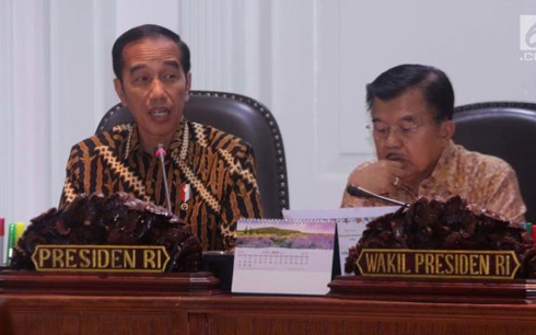 Tổng thống Joko Widodo (bìa trái) tại cuộc họp nội các, quyết định chuyển thủ đô ra khỏi hòn đảo Java. Nguồn: Liputan6