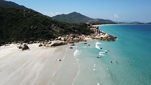 Trên nền tảng tiềm năng tự nhiên dồi dào, Ninh Thuận hút đầu tư du lịch.