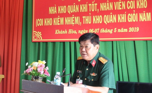 Đại tá Lê Văn Hòa - Phó Chỉ huy trưởng Bộ CHQS tỉnh Khánh Hòa phát biểu khai mạc hội thi.