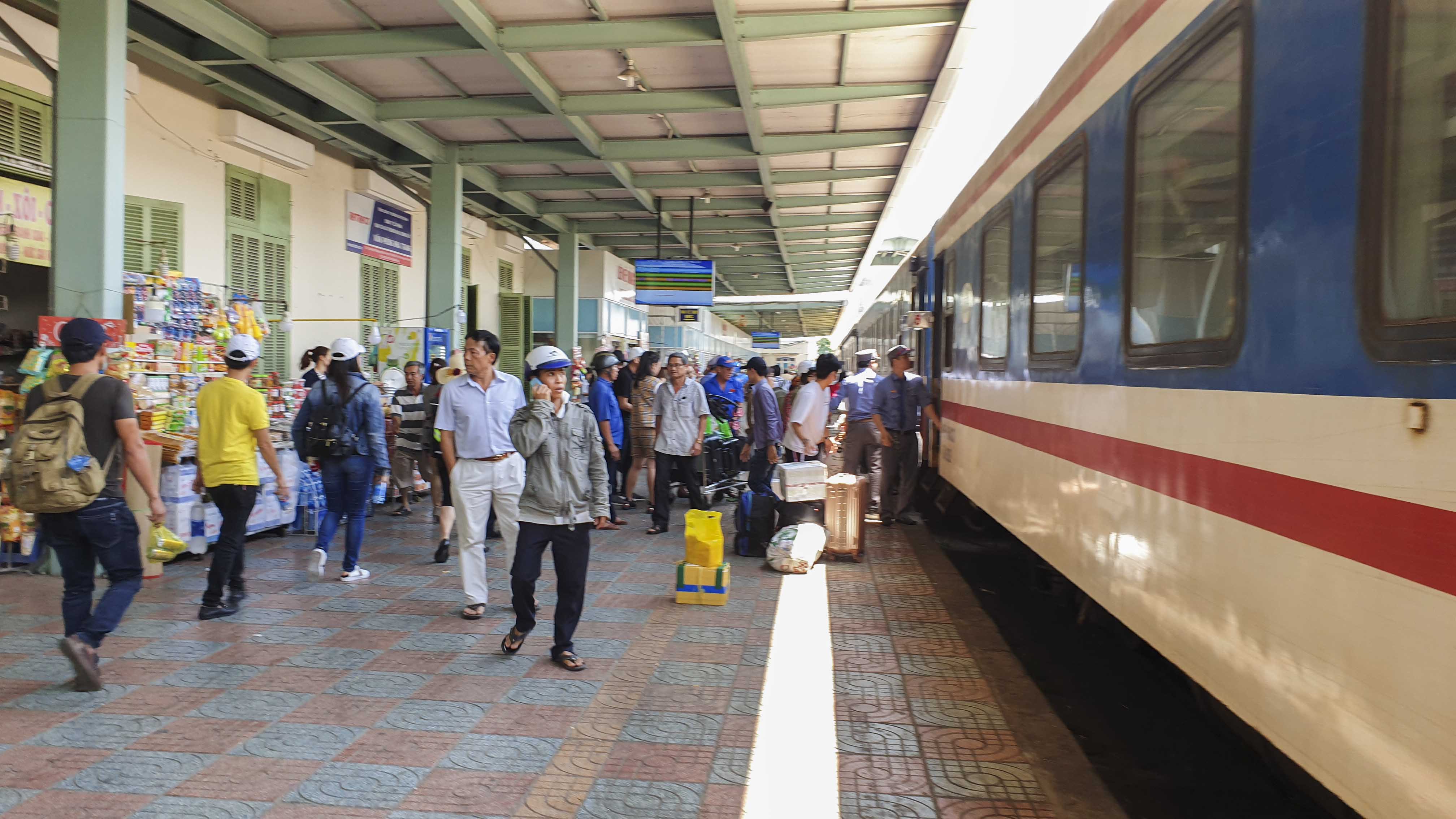 Đường sắt giảm 10% giá vé với học sinh đi thi và nhập học