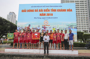 Đội bóng TP. Nha Trang đoạt chức vô địch giải bóng đá bãi biển Festival 2019