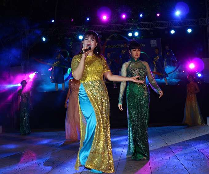 Singers performing at Ao Dai Festival