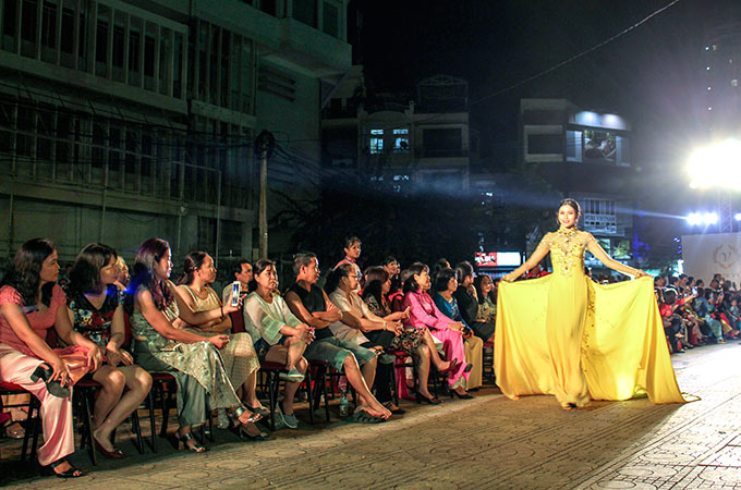 Numerous locals and tourists see Ao Dai Festival