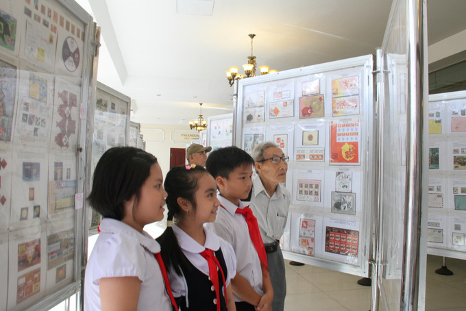 Triển lãm Tem chủ đề &quot;Biển đảo Việt Nam, Nha Trang - Khánh Hòa&quot;