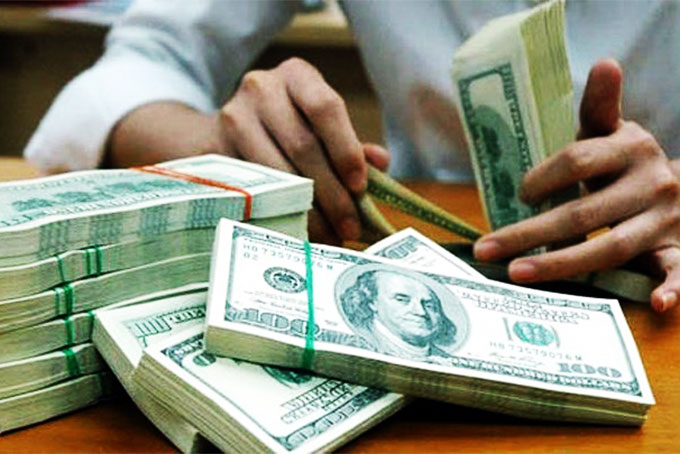 Tỷ giá trung tâm tiếp tục leo cao, USD tại ngân hàng thương mại &quot;hạ nhiệt&quot;
