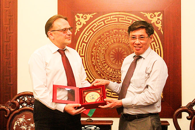 Ông Lê Đức Vinh tiếp Đại sứ Belarus