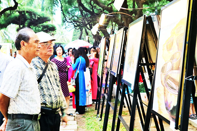 Nét chấm phá cho sắc màu của biển