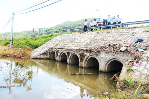 Mương thoát nước xung quanh Cụm công nghiệp Đắc Lộc: Giao TP. Nha Trang quản lý