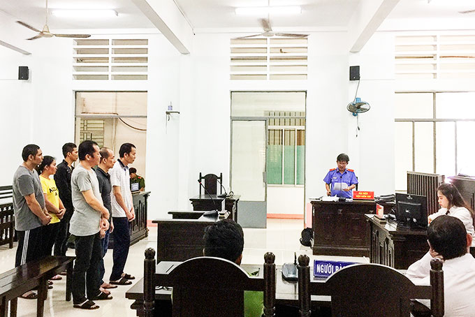 Đại diện Viện Kiểm sát nhân dân Cấp cao tại Đà Nẵng đề nghị hủy án.