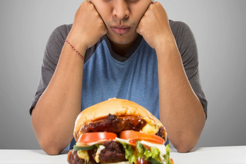 Thức ăn nhanh làm tăng nguy cơ bị trầm cảm.