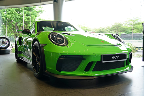 Porsche 911 GT3 RS màu độc giá 16 tỷ xuất hiện tại Sài Gòn