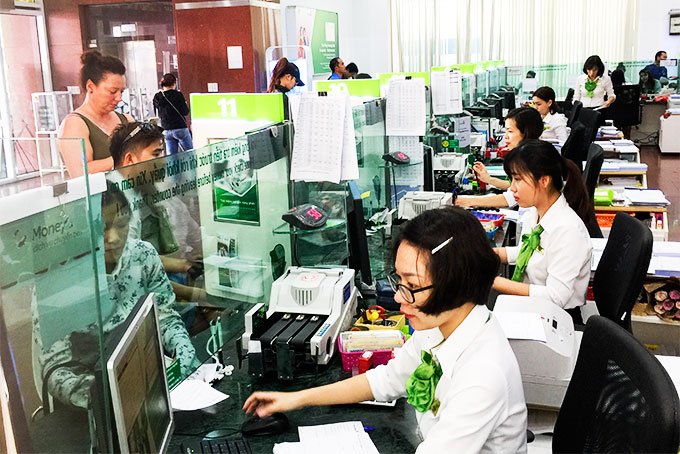 Huy động vốn vẫn khó