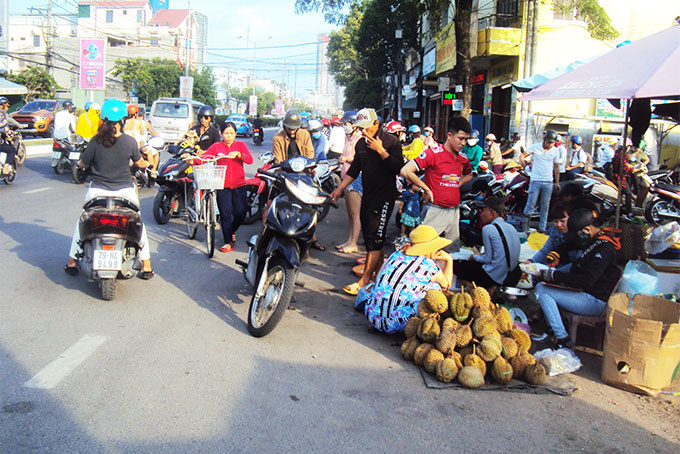 Đường hay chợ?