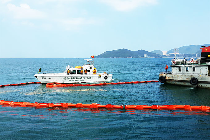 Diễn tập cứu hộ cứu nạn và ứng phó sự cố tràn dầu
