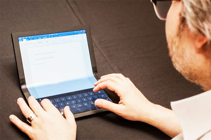 ThinkPad X1 gây 'sốc' với màn hình gập lại không nếp gấp