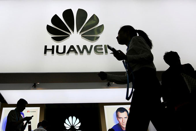 Mỹ vận động Hàn Quốc không sử dụng các sản phẩm Huawei. Ảnh: Reuters