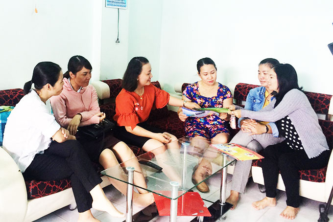 Một hoạt động truyền thông nhóm về giảm thiểu mất cân bằng giới tính  khi sinh ở Cam Lộc, Cam Ranh.