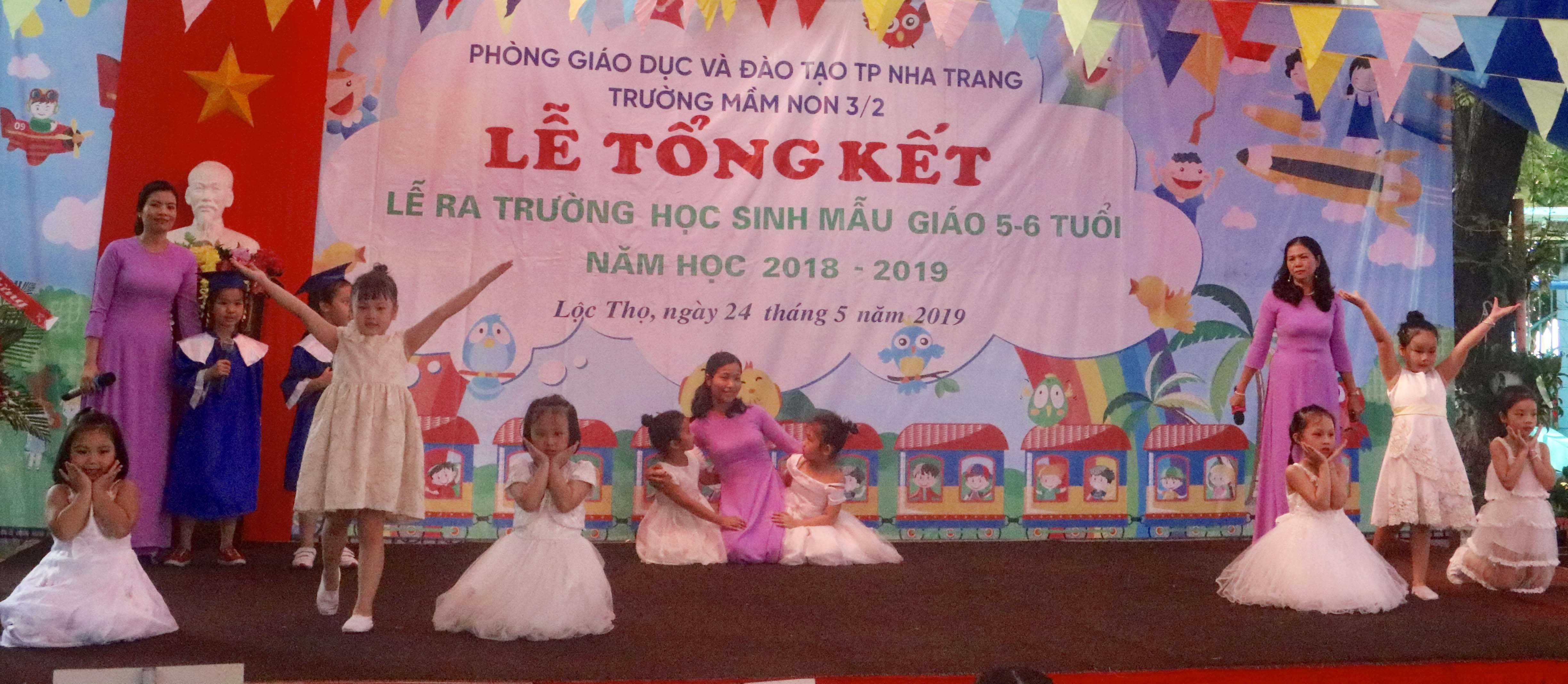 Trường Mầm non 3-2 tổ chức tổng kết và làm lễ ra trường cho học sinh mẫu giáo lớn