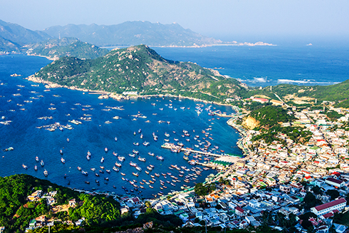 Kỷ lục vịnh đẹp và phát triển du lịch bền vững