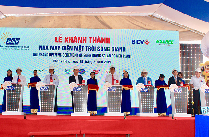 Khánh thành Nhà máy Điện mặt trời Sông Giang