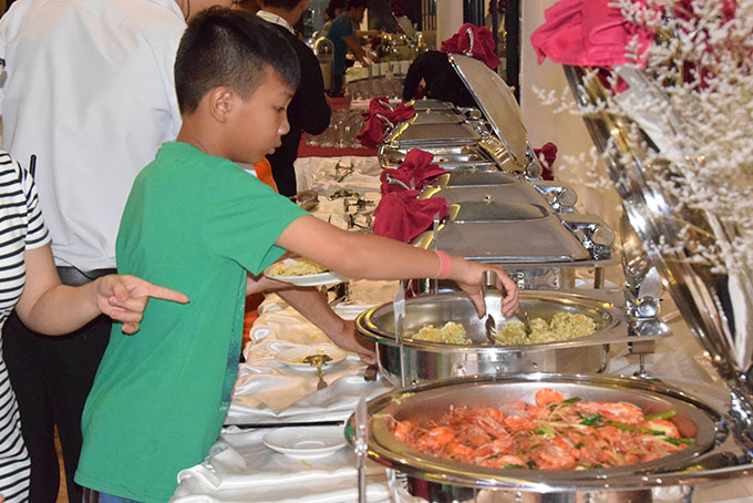 Tiệc buffet dành cho thiếu nhi ở Champa Island