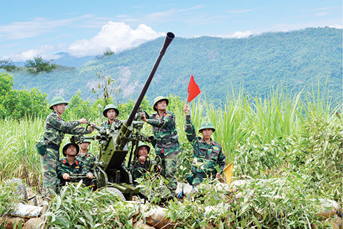 Khẩu đội pháo 37 dự bị động viên TP. Nha Trang huấn luyện sẵn sàng chiến đấu.