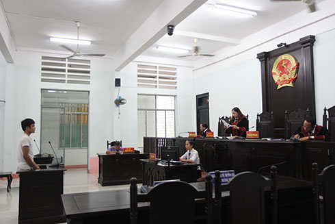 Y án kẻ giúp bán ma túy