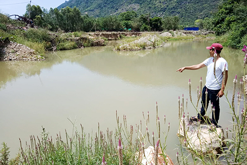 Hiện trường vụ đuối nước thương tâm làm 1 em nhỏ tử vong xảy ra tại xã Phước Đồng (TP. Nha Trang) vào chiều 22-5. 